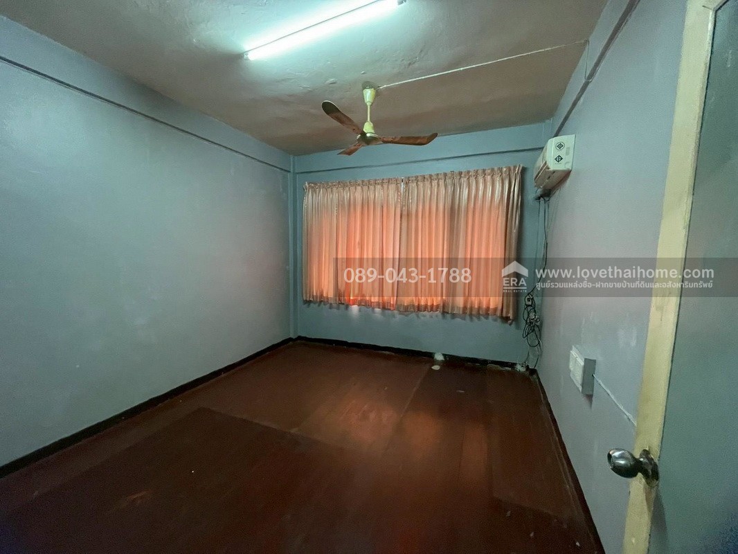 ขายตึกแถว 3 ชั้น ซอยสาธุประดิษฐ์16 ทำเลใจกลางเมือง พระราม3 พื้นที่ 10 ตรว. ขายเพียง 3 ล้านเท่านั้น ถูกสุดในย่านนี้แล้วจร้า จะรออะไรอีกคะ รีบเลย!!