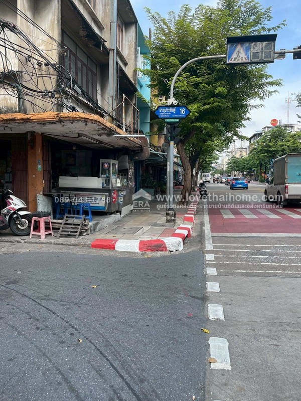 ขายตึกแถว 3 ชั้น ซอยสาธุประดิษฐ์16 ทำเลใจกลางเมือง พระราม3 พื้นที่ 10 ตรว. ขายเพียง 3 ล้านเท่านั้น ถูกสุดในย่านนี้แล้วจร้า จะรออะไรอีกคะ รีบเลย!!