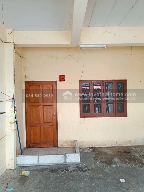 ขายทาวน์เฮ้าส์ 2 ชั้น หมู่บ้านพรไพศาล ปากเกร็ด ซ.สุขาประชาสรรค์3 พื้นที่ 16 ตร.วา ใกล้รถไฟฟ้าสายสีชมพู สถานีแยกปากเกร็ด ขายเพียง 1.4 ล้านบาท ราคาถูกสุดในหมู่บ้าน ปรับปรุงทาสีใหม่ รีบตัดสินใจ ก่อนจะหลุดมือไป