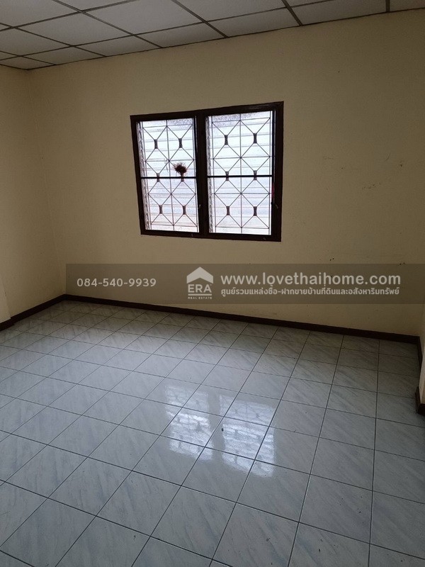 ขายทาวน์เฮ้าส์ 2 ชั้น หมู่บ้านพรไพศาล ปากเกร็ด ซ.สุขาประชาสรรค์3 พื้นที่ 16 ตร.วา ใกล้รถไฟฟ้าสายสีชมพู สถานีแยกปากเกร็ด ขายเพียง 1.4 ล้านบาท ราคาถูกสุดในหมู่บ้าน ปรับปรุงทาสีใหม่ รีบตัดสินใจ ก่อนจะหลุดมือไป