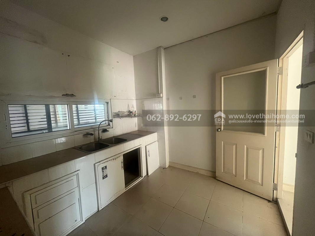 ขายบ้านเดี่ยวย่านหนองจอก หมู่บ้านดิ เอ็กซ์เทนโซ (The Extenso) ถนนสังฆสันติสุข พื้นที่102.7ตารางวา หลังมุม สภาพดี ขายเพียงแค่3.6ล้านบาทเท่านั้น 