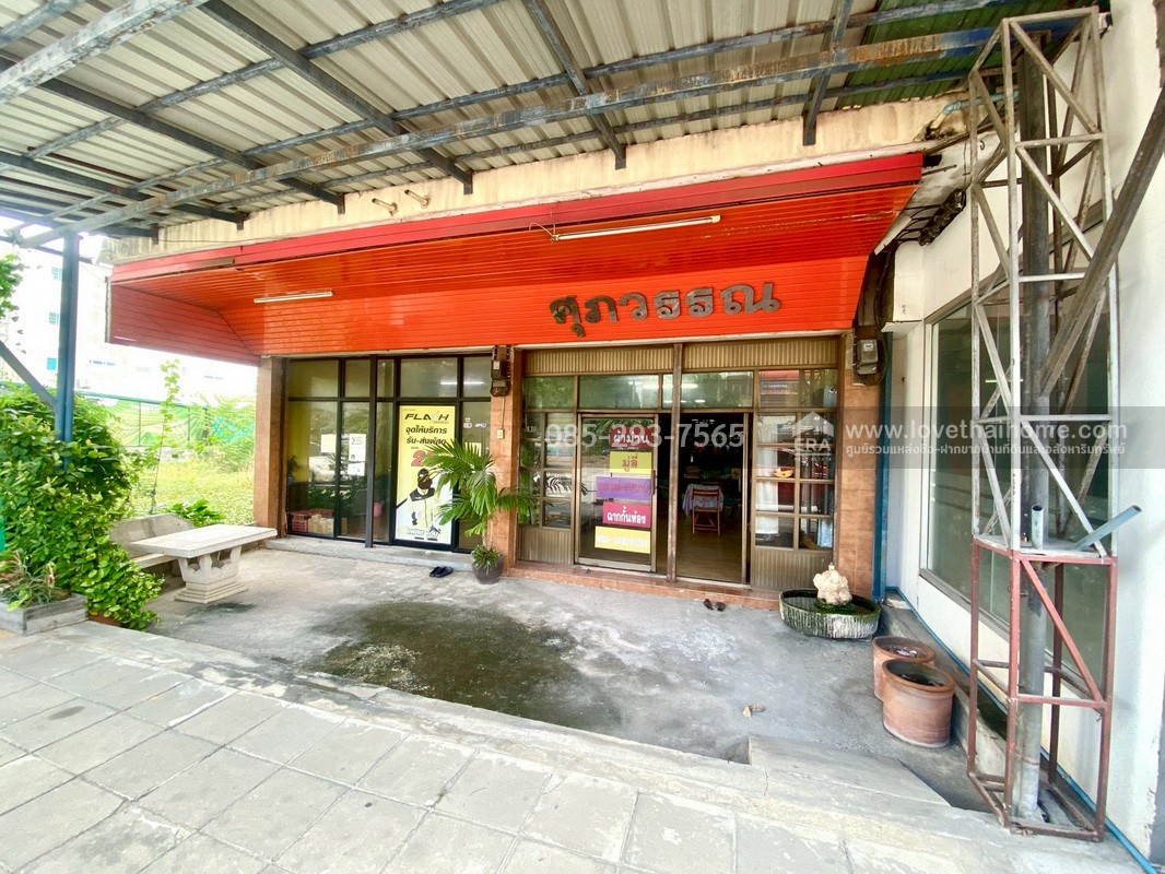 ขายตึกแถว 3.5 ชั้น ติดถนนใหญ่กรุงเทพ-ปทุมธานี ปากซอยสมประสงค์ มี 2 คูหา พื้นที่ 48 ตรว. ทำเลดีมาก เหมาะแก่การลงทุน ใกล้แยกปทุมวิไล เพียง 500 เมตร