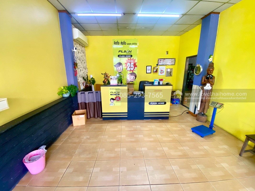 ขายตึกแถว 3.5 ชั้น ติดถนนใหญ่กรุงเทพ-ปทุมธานี ปากซอยสมประสงค์ มี 2 คูหา พื้นที่ 48 ตรว. ทำเลดีมาก เหมาะแก่การลงทุน ใกล้แยกปทุมวิไล เพียง 500 เมตร