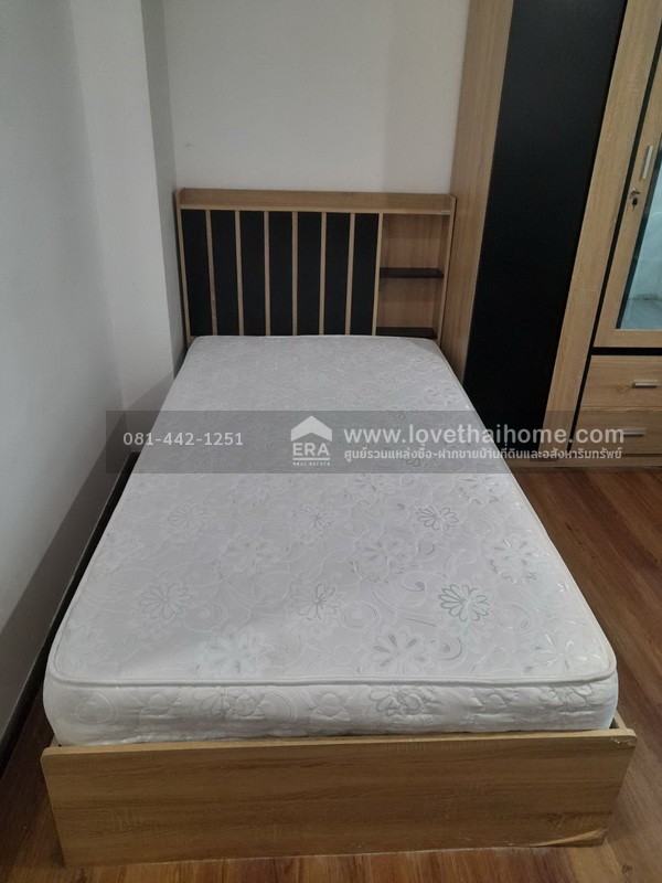 ขายหอพัก3ชั้น ถนนสี่พระยา ซอยถนนนเรศ  พื้นที่29ตรว. ขายเพียง25ล้าน ตึกปรับปรุงใหม่ ติดถนนซอย2ด้าน ทั้งซอยเติมทรัพย์กับซอยน้อมจิตร ห่างจากถนนสี่พระยาเพียงแค่250เมตรเท่านั้น