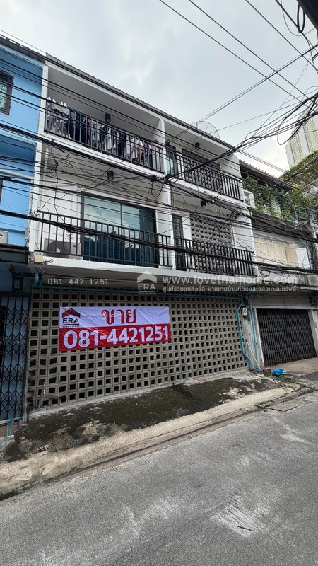 ขายหอพัก3ชั้น ถนนสี่พระยา ซอยถนนนเรศ  พื้นที่29ตรว. ขายเพียง25ล้าน ตึกปรับปรุงใหม่ ติดถนนซอย2ด้าน ทั้งซอยเติมทรัพย์กับซอยน้อมจิตร ห่างจากถนนสี่พระยาเพียงแค่250เมตรเท่านั้น