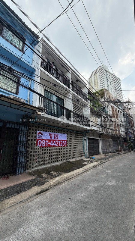 ขายหอพัก3ชั้น ถนนสี่พระยา ซอยถนนนเรศ  พื้นที่29ตรว. ขายเพียง25ล้าน ตึกปรับปรุงใหม่ ติดถนนซอย2ด้าน ทั้งซอยเติมทรัพย์กับซอยน้อมจิตร ห่างจากถนนสี่พระยาเพียงแค่250เมตรเท่านั้น