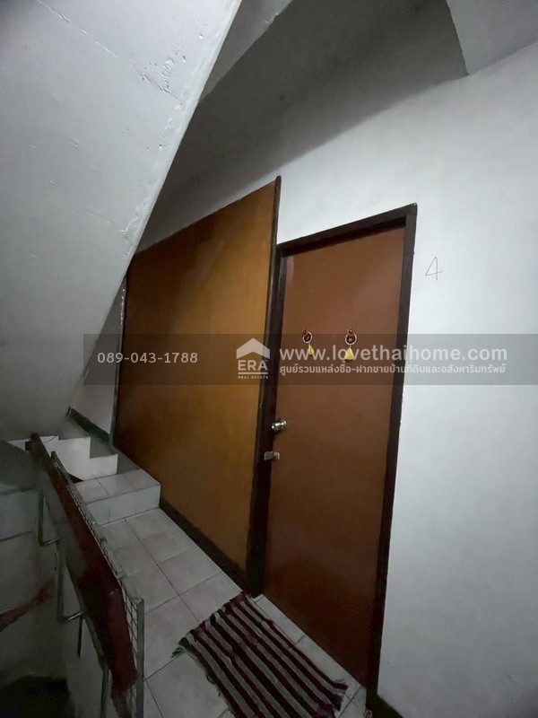 ขายตึกแถว 6 ชั้น ซอยสาธุประดิษฐ์14 พื้นที่ 12.6 ตรว. ขายเพียง 4.9 ล้านบาท พร้อมผู้เช่าเต็ม ทำเลดี เหมาะแก่การลงทุน รีบเลย!!