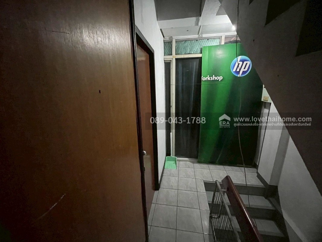 ขายตึกแถว 6 ชั้น ซอยสาธุประดิษฐ์14 พื้นที่ 12.6 ตรว. ขายเพียง 4.9 ล้านบาท พร้อมผู้เช่าเต็ม ทำเลดี เหมาะแก่การลงทุน รีบเลย!!