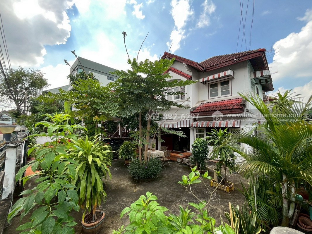 ขายบ้านเดี่ยว 2 ชั้น หมู่บ้านเคหะธานี4 ซอยมิสทีน ถนนราษฎร์พัฒนา สะพานสูง-รามคำแหง พื้นที่ 60 ตารางวา ขายเพียงแค่ 3.5 ล้านบาทเท่านั้น ราคาแบบนี้หาไม่ได้อีกแล้ว รีบจองด่วน!!