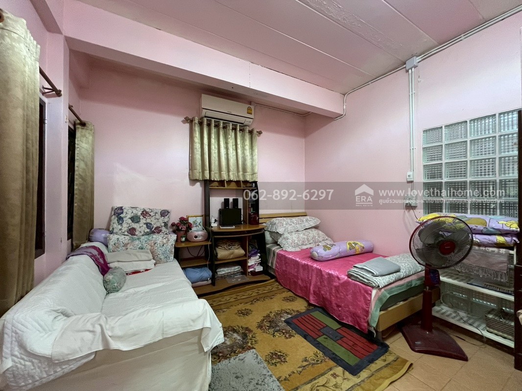 ขายบ้านเดี่ยว 2 ชั้น หมู่บ้านเคหะธานี4 ซอยมิสทีน ถนนราษฎร์พัฒนา สะพานสูง-รามคำแหง พื้นที่ 60 ตารางวา ขายเพียงแค่ 3.5 ล้านบาทเท่านั้น ราคาแบบนี้หาไม่ได้อีกแล้ว รีบจองด่วน!!