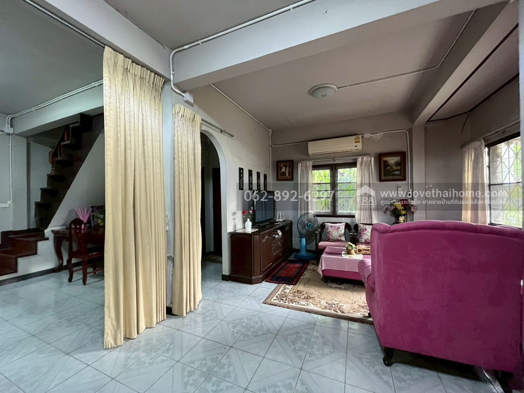 ขายบ้านเดี่ยว 2 ชั้น หมู่บ้านเคหะธานี4 ซอยมิสทีน ถนนราษฎร์พัฒนา สะพานสูง-รามคำแหง พื้นที่ 60 ตารางวา ขายเพียงแค่ 3.5 ล้านบาทเท่านั้น ราคาแบบนี้หาไม่ได้อีกแล้ว รีบจองด่วน!!