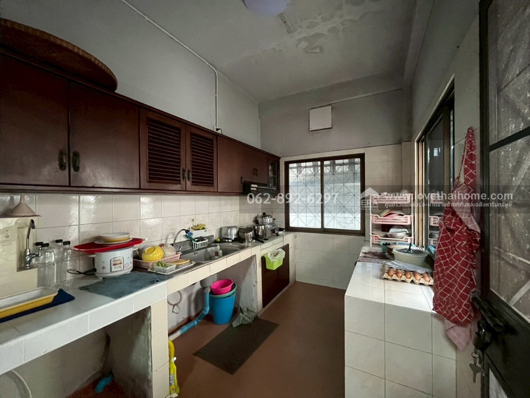 ขายบ้านเดี่ยว 2 ชั้น หมู่บ้านเคหะธานี4 ซอยมิสทีน ถนนราษฎร์พัฒนา สะพานสูง-รามคำแหง พื้นที่ 60 ตารางวา ขายเพียงแค่ 3.5 ล้านบาทเท่านั้น ราคาแบบนี้หาไม่ได้อีกแล้ว รีบจองด่วน!!