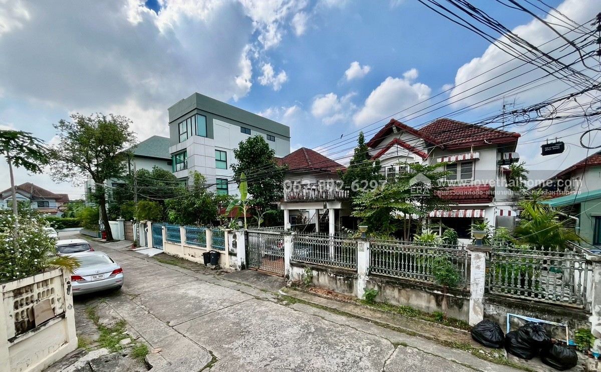 ขายบ้านเดี่ยว 2 ชั้น หมู่บ้านเคหะธานี4 ซอยมิสทีน ถนนราษฎร์พัฒนา สะพานสูง-รามคำแหง พื้นที่ 60 ตารางวา ขายเพียงแค่ 3.5 ล้านบาทเท่านั้น ราคาแบบนี้หาไม่ได้อีกแล้ว รีบจองด่วน!!