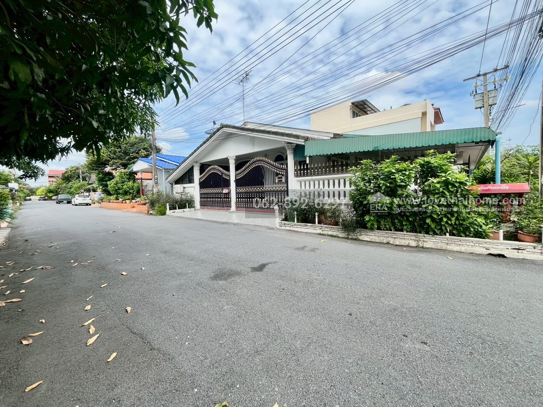 ขายบ้านเดี่ยว ซอยวิภาวดี-รังสิต33 หมู่บ้านเปรมประชา-ดอนเมือง ขนาด 64 ตารางวา หลังมุม ติดถนน 2 ด้าน ขายเพียงแค่ 2.9 ล้านบาทเท่านั้น ทำเลทอง