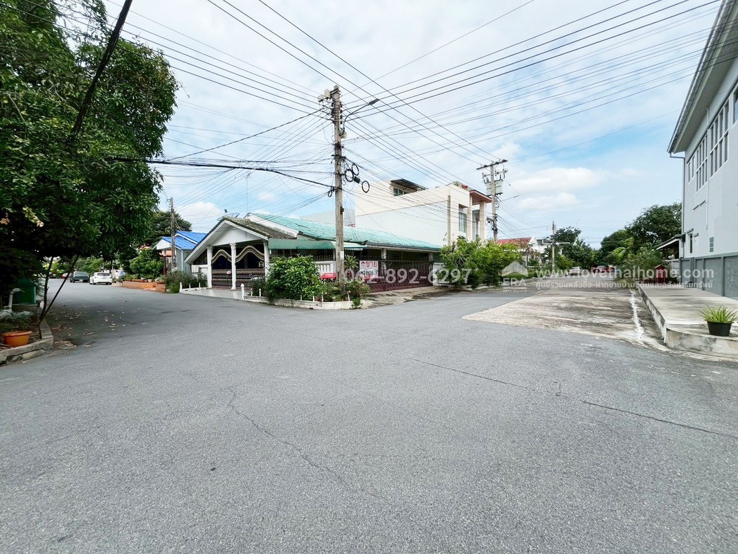 ขายบ้านเดี่ยว ซอยวิภาวดี-รังสิต33 หมู่บ้านเปรมประชา-ดอนเมือง ขนาด 64 ตารางวา หลังมุม ติดถนน 2 ด้าน ขายเพียงแค่ 2.9 ล้านบาทเท่านั้น ทำเลทอง