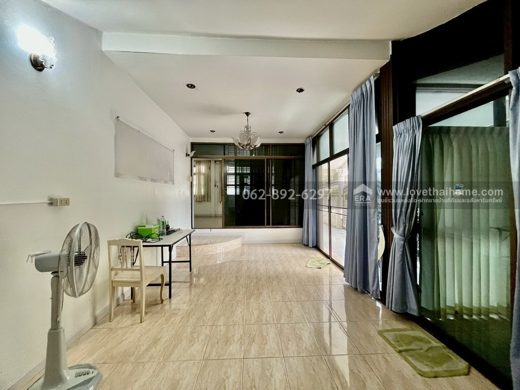 ขายบ้านเดี่ยว ซอยวิภาวดี-รังสิต33 หมู่บ้านเปรมประชา-ดอนเมือง ขนาด 64 ตารางวา หลังมุม ติดถนน 2 ด้าน ขายเพียงแค่ 2.9 ล้านบาทเท่านั้น ทำเลทอง