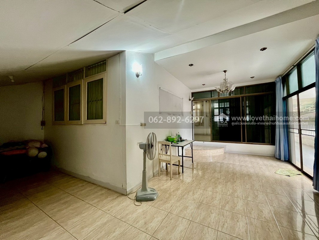 ขายบ้านเดี่ยว ซอยวิภาวดี-รังสิต33 หมู่บ้านเปรมประชา-ดอนเมือง ขนาด 64 ตารางวา หลังมุม ติดถนน 2 ด้าน ขายเพียงแค่ 2.9 ล้านบาทเท่านั้น ทำเลทอง