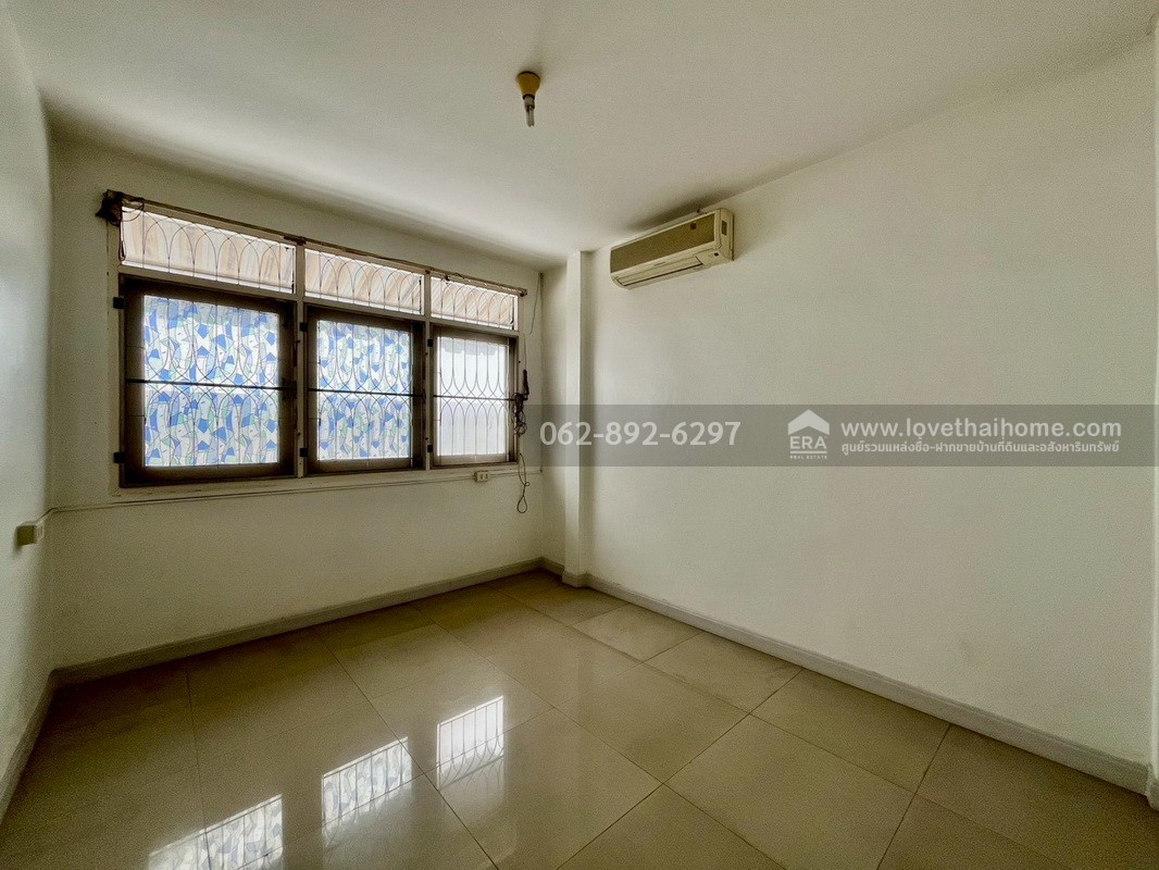 ขายบ้านเดี่ยว ซอยวิภาวดี-รังสิต33 หมู่บ้านเปรมประชา-ดอนเมือง ขนาด 64 ตารางวา หลังมุม ติดถนน 2 ด้าน ขายเพียงแค่ 2.9 ล้านบาทเท่านั้น ทำเลทอง