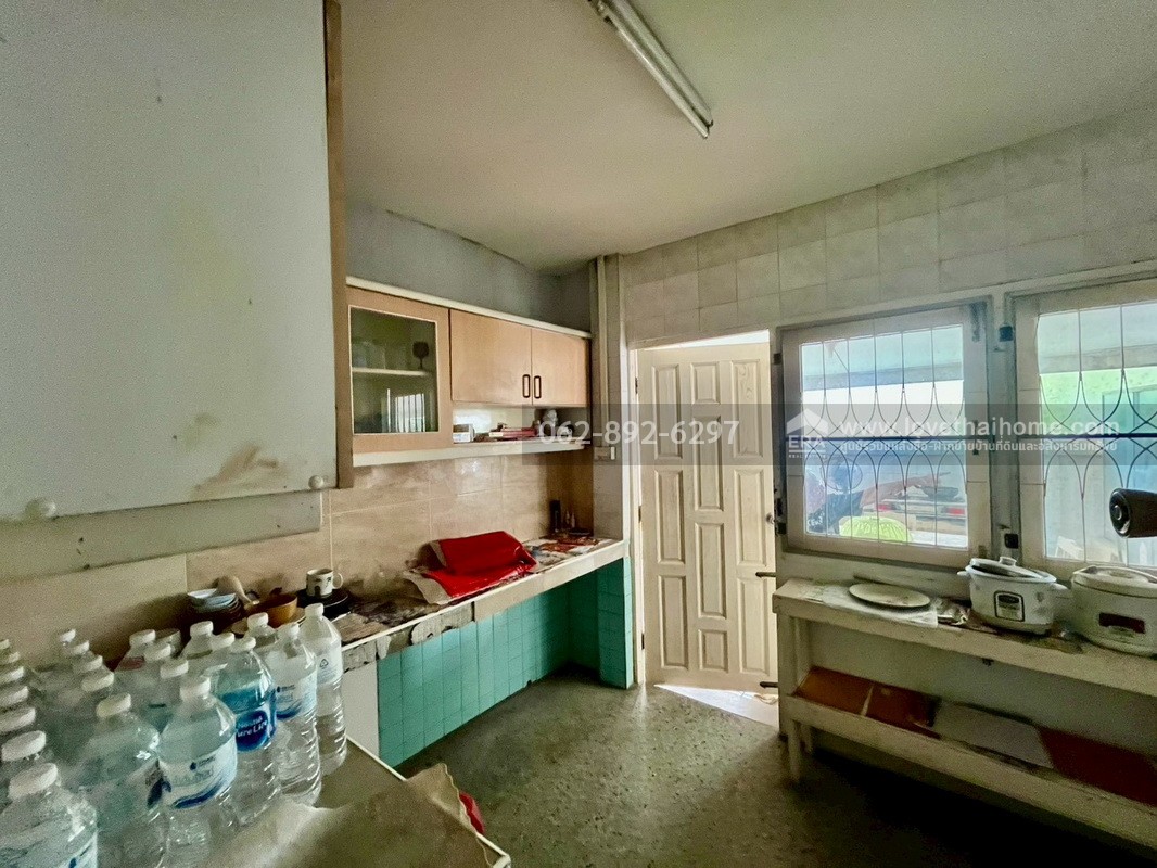 ขายบ้านเดี่ยว ซอยวิภาวดี-รังสิต33 หมู่บ้านเปรมประชา-ดอนเมือง ขนาด 64 ตารางวา หลังมุม ติดถนน 2 ด้าน ขายเพียงแค่ 2.9 ล้านบาทเท่านั้น ทำเลทอง