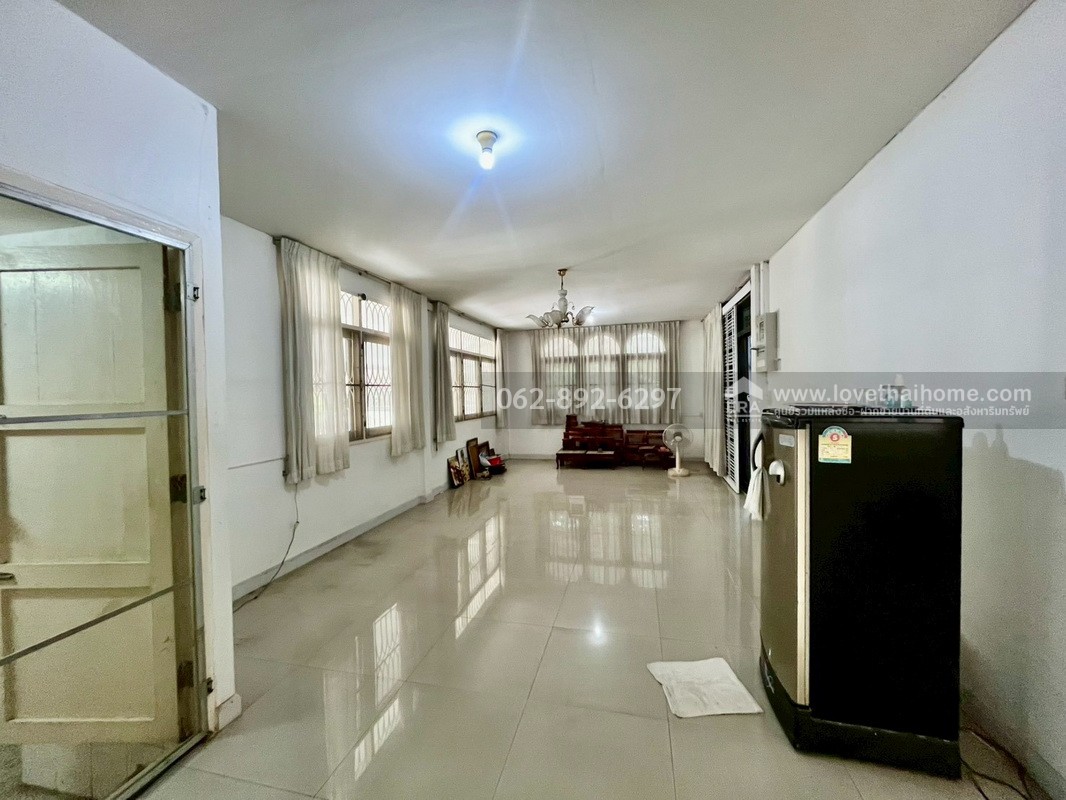 ขายบ้านเดี่ยว ซอยวิภาวดี-รังสิต33 หมู่บ้านเปรมประชา-ดอนเมือง ขนาด 64 ตารางวา หลังมุม ติดถนน 2 ด้าน ขายเพียงแค่ 2.9 ล้านบาทเท่านั้น ทำเลทอง