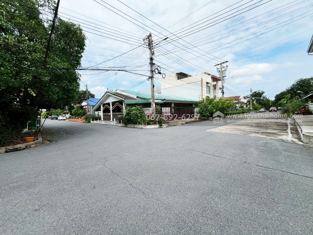 ขายบ้านเดี่ยว ซอยวิภาวดี-รังสิต33 หมู่บ้านเปรมประชา-ดอนเมือง ขนาด 64 ตารางวา หลังมุม ติดถนน 2 ด้าน ขายเพียงแค่ 2.9 ล้านบาทเท่านั้น ทำเลทอง