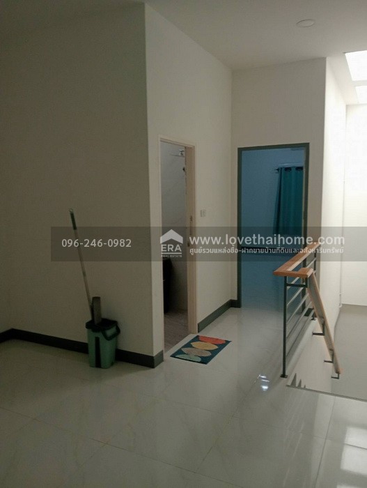 ขายทาวน์เฮ้าส์ รังสิต-นครนายก ซ.60 ธัญบุรี ปทุมธานี พื้นที่ 19.8 ตรว. ใกล้สถาบันติวเตอร์ของคุณหนูดี ราคายังต่อรองได้อีก บ้านยังใหม่ สภาพดีมาก