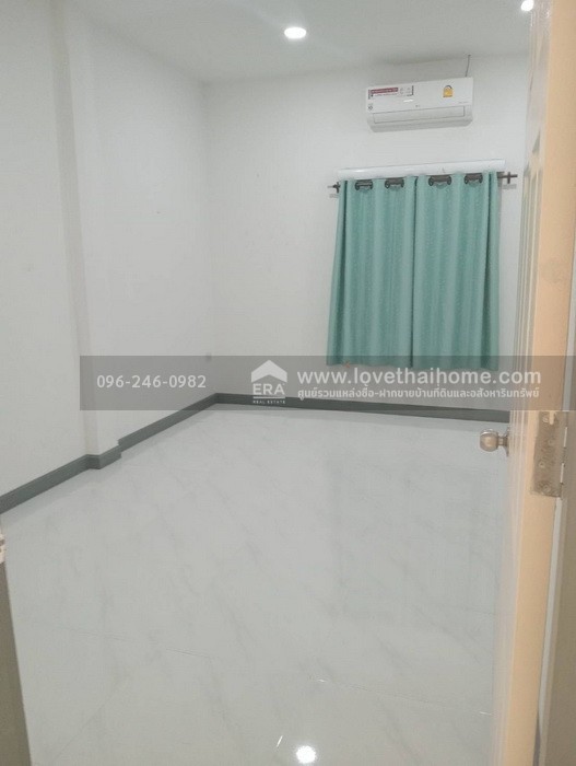 ขายทาวน์เฮ้าส์ รังสิต-นครนายก ซ.60 ธัญบุรี ปทุมธานี พื้นที่ 19.8 ตรว. ใกล้สถาบันติวเตอร์ของคุณหนูดี ราคายังต่อรองได้อีก บ้านยังใหม่ สภาพดีมาก