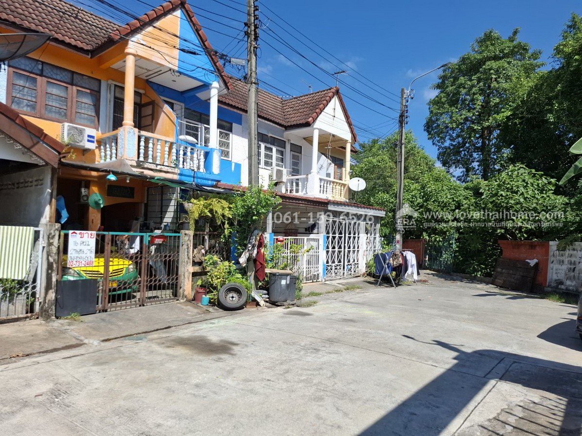 ขายทาวน์เฺฮ้าส์ คู้บอน27 แยก14 (รามอินทรา กม.8) หมู่บ้านเรือนแก้ว พื้นที่ 16 ตร.วา ใกล้รถไฟฟ้าสถานีคู้บอน ขายถูกมากๆ