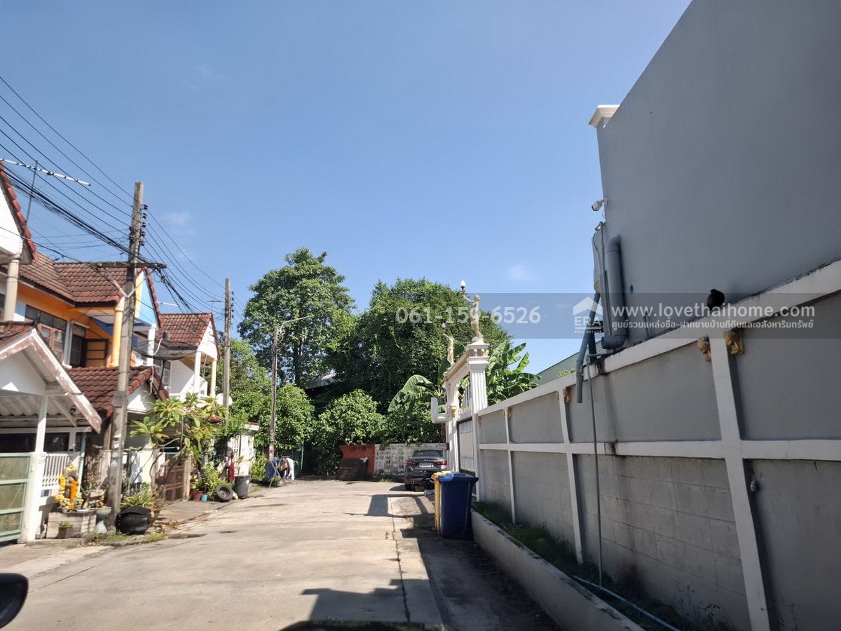 ขายทาวน์เฺฮ้าส์ คู้บอน27 แยก14 (รามอินทรา กม.8) หมู่บ้านเรือนแก้ว พื้นที่ 16 ตร.วา ใกล้รถไฟฟ้าสถานีคู้บอน ขายถูกมากๆ