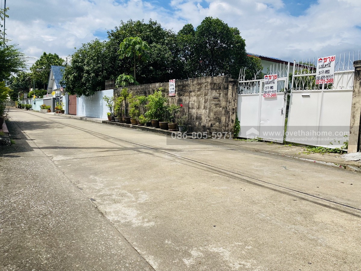 ขายที่ดิน นวมินทร์81 แยก1 (ม.โชคชัยคลองจั่น) บางกะปิ-คลองจั่น พื้นที่ 108 ตรว. เหมาะสร้างบ้านพักอาศัย ทำเลแบบนี้หายากแล้ว ราคาต่อได้ได้อีก