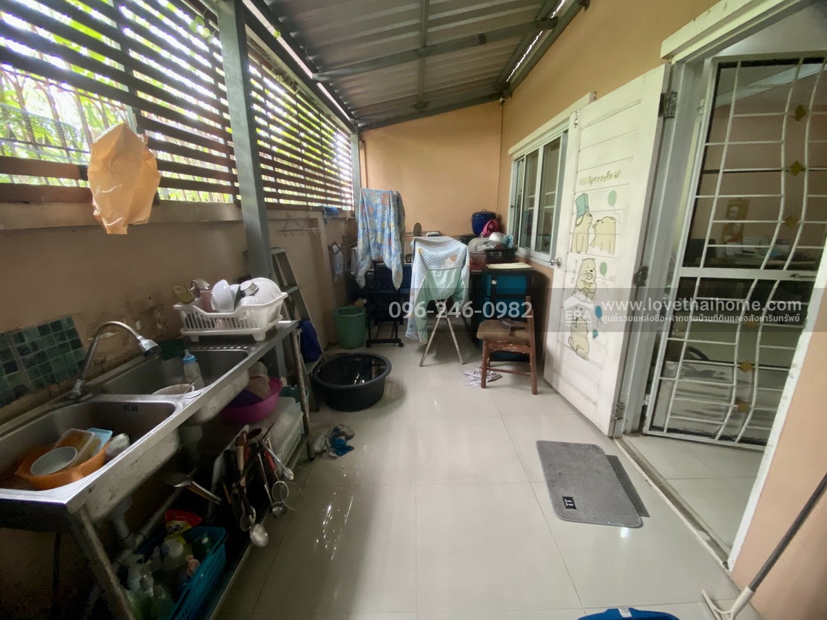 ขายทาวน์เฮ้าส์ ปากเกร็ด นนทบุรี หมู่บ้านเปี่ยมสุขติวานนท์ 2 สุขาประชาสรรค์ 3 พื้นที่ 20 ตรว. ขายถูกที่สุดในโครงการ ทำเลนี้หาราคาแบบนี้ยากแล้ว กว้าง 6x13.3 ม. หันหน้าทิศตะวันออก