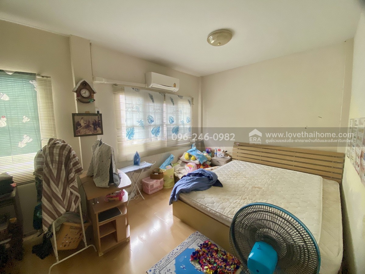 ขายทาวน์เฮ้าส์ ปากเกร็ด นนทบุรี หมู่บ้านเปี่ยมสุขติวานนท์ 2 สุขาประชาสรรค์ 3 พื้นที่ 20 ตรว. ขายถูกที่สุดในโครงการ ทำเลนี้หาราคาแบบนี้ยากแล้ว กว้าง 6x13.3 ม. หันหน้าทิศตะวันออก