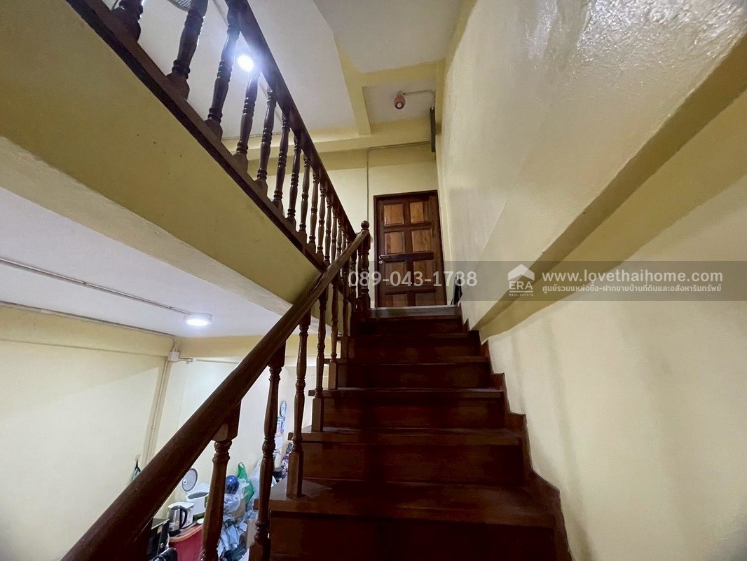 ขายตึกแถว 3 ชั้น ซอยจันทน์43 แยก26-1 หมู่บ้านเพชรไผ่เงิน พื้นที่ 12 ตร.วา ขายเพียง 3.8 ล้านบาท ตกแต่งแล้ว สภาพดี พร้อมเข้าอยู่ ราคาคุ้มที่สุดในโครงการ มีใครให้ได้มากกว่านี้อีกมั้ย!!