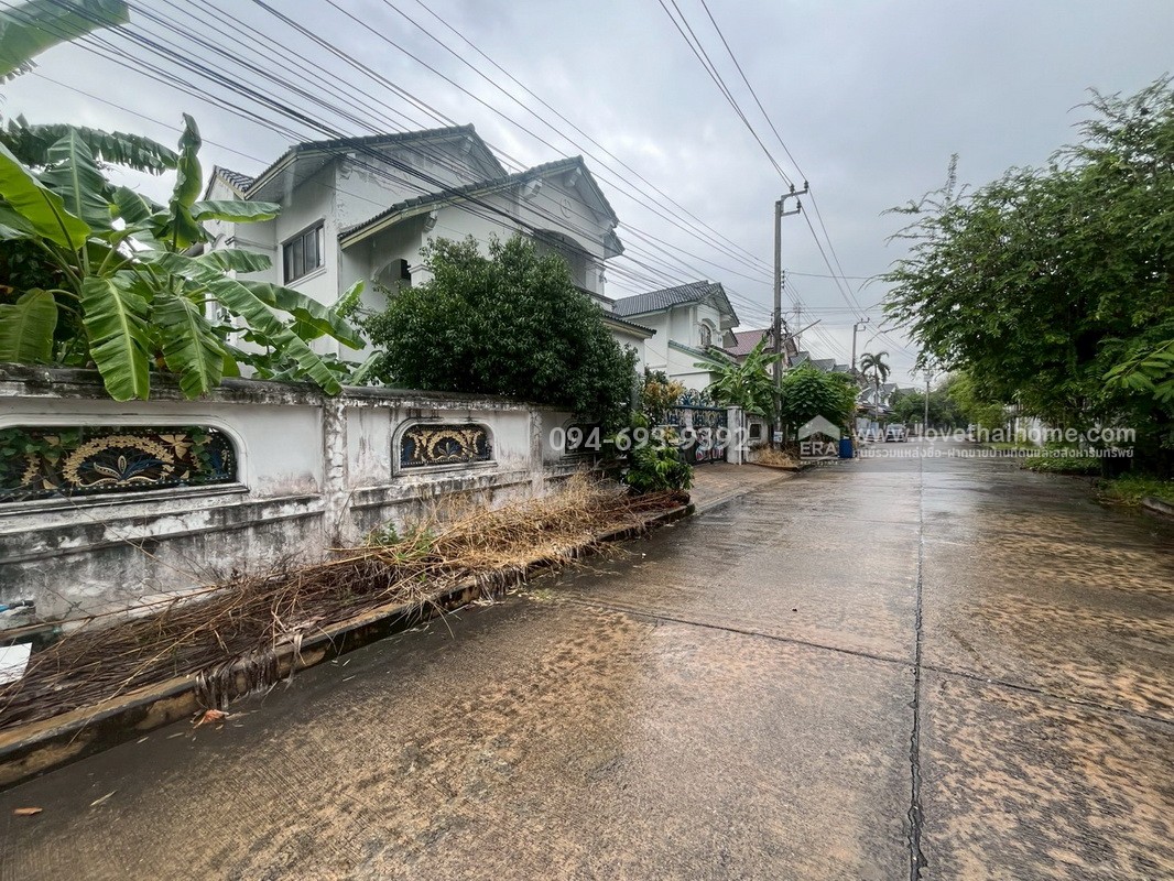 ขายบ้านเดี่ยว 2 หลังคู่ บ้านนันทวี-หนองจอก ซอยเชื่อมสัมพันธ์14 พื้นที่รวม 2 หลัง 138.9 ตรว. หาแบบนี้ไม่มีอีกแล้ว หลังใหญ่กว้าง ราคาถูก!!