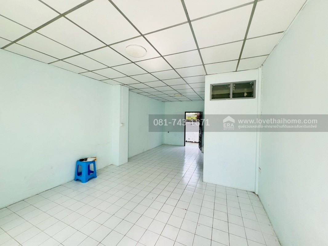 ขายทาวน์เฮ้าส์ ลำลูกกา ซอยเปียร์นนท์ หมู่บ้านอู่ทองเพลส โครงการ2 บ้านสภาพดี พร้อมเข้าอยู่ ต้นโครงการ 300 เมตรจากหน้าหมู่บ้าน ถนนเมน ใกล้รพ.สินแพทย์ ลำลูกกา พื้นที่ 16 ตรว. ขายถูกมากมาก