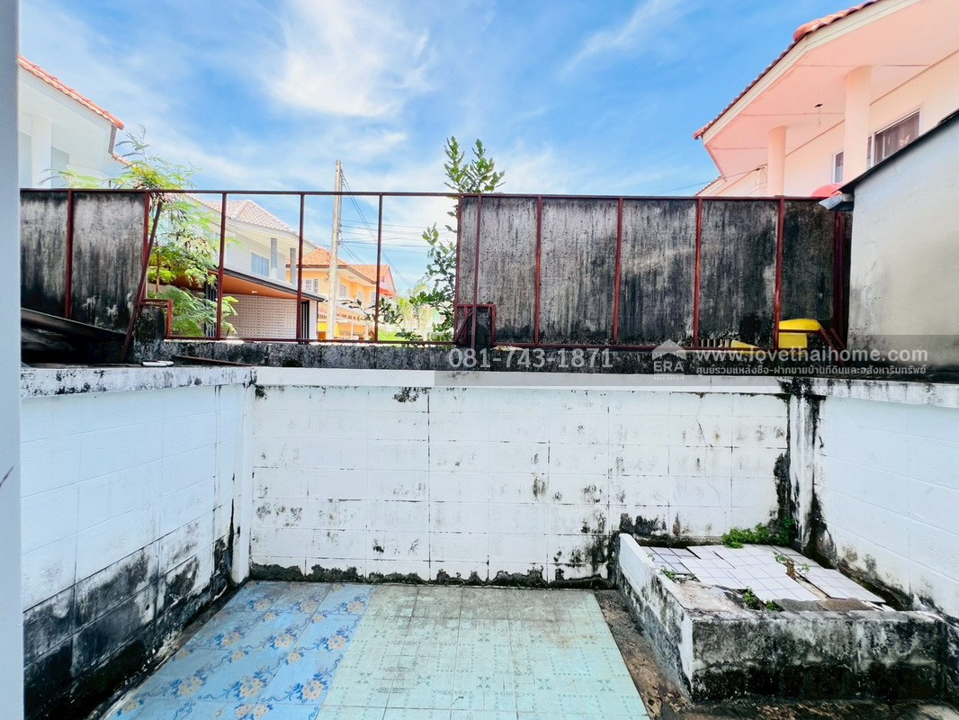 ขายทาวน์เฮ้าส์ ลำลูกกา ซอยเปียร์นนท์ หมู่บ้านอู่ทองเพลส โครงการ2 บ้านสภาพดี พร้อมเข้าอยู่ ต้นโครงการ 300 เมตรจากหน้าหมู่บ้าน ถนนเมน ใกล้รพ.สินแพทย์ ลำลูกกา พื้นที่ 16 ตรว. ขายถูกมากมาก