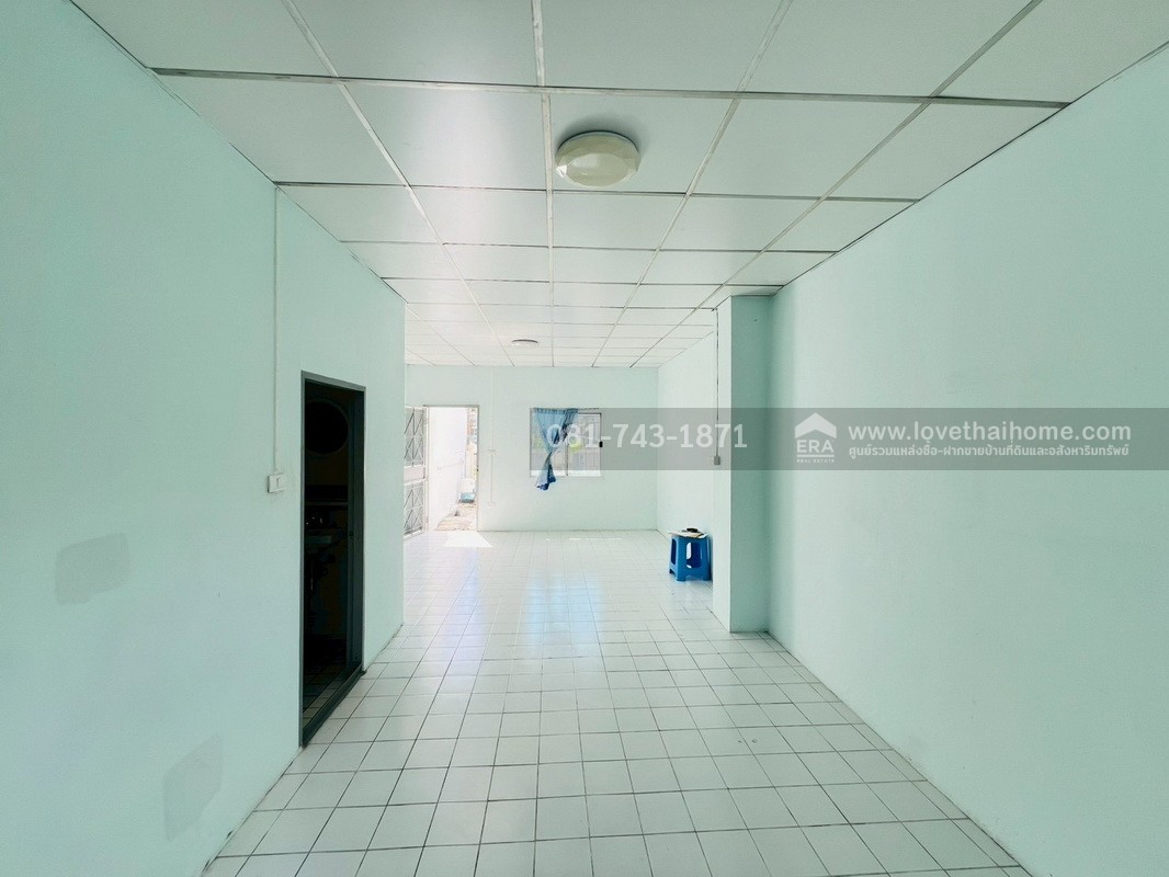 ขายทาวน์เฮ้าส์ ลำลูกกา ซอยเปียร์นนท์ หมู่บ้านอู่ทองเพลส โครงการ2 บ้านสภาพดี พร้อมเข้าอยู่ ต้นโครงการ 300 เมตรจากหน้าหมู่บ้าน ถนนเมน ใกล้รพ.สินแพทย์ ลำลูกกา พื้นที่ 16 ตรว. ขายถูกมากมาก