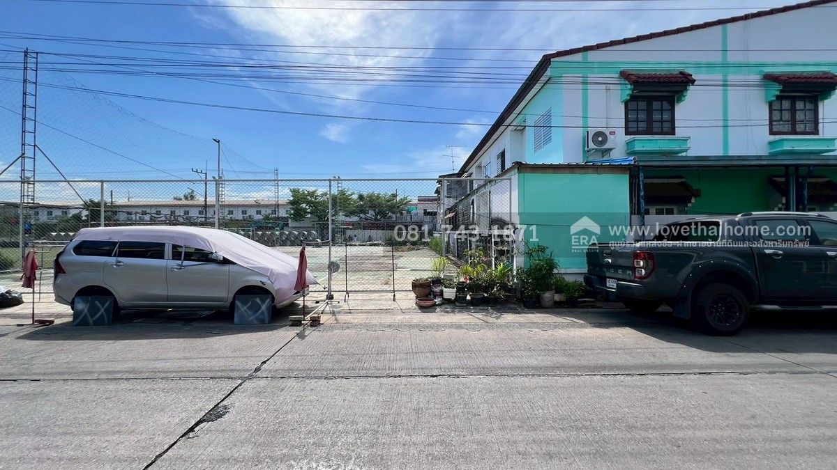 ขายทาวน์เฮ้าส์ ลำลูกกา ซอยเปียร์นนท์ หมู่บ้านอู่ทองเพลส โครงการ2 บ้านสภาพดี พร้อมเข้าอยู่ ต้นโครงการ 300 เมตรจากหน้าหมู่บ้าน ถนนเมน ใกล้รพ.สินแพทย์ ลำลูกกา พื้นที่ 16 ตรว. ขายถูกมากมาก