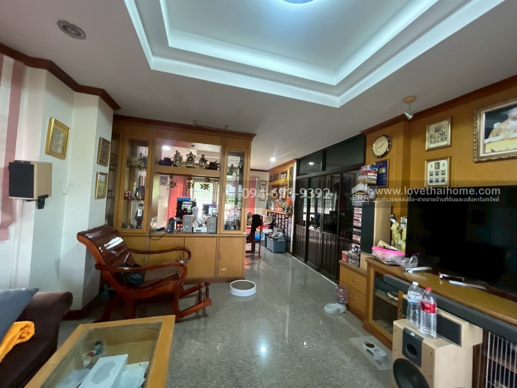 ขายบ้านเดี่ยว 2 ชั้น หมู่บ้านฟลอร่าวิลล์ ซอยสุวินทวงศ์38 พื้นที่ 132.8 ตารางวา พิเศษสุดๆ บ้านหลังใหญ่ กว้างมาก ติดถนนเมน สวย ถูกที่สุด ด่วนๆค่ะ "สภาพดีมาก"