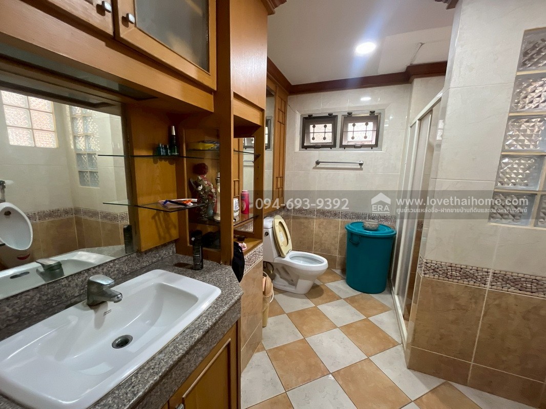 ขายบ้านเดี่ยว 2 ชั้น หมู่บ้านฟลอร่าวิลล์ ซอยสุวินทวงศ์38 พื้นที่ 132.8 ตารางวา พิเศษสุดๆ บ้านหลังใหญ่ กว้างมาก ติดถนนเมน สวย ถูกที่สุด ด่วนๆค่ะ "สภาพดีมาก"