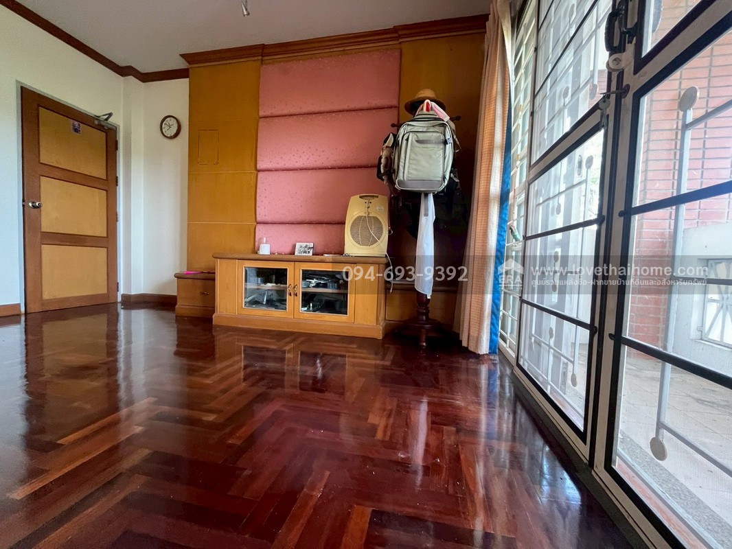 ขายบ้านเดี่ยว 2 ชั้น หมู่บ้านฟลอร่าวิลล์ ซอยสุวินทวงศ์38 พื้นที่ 132.8 ตารางวา พิเศษสุดๆ บ้านหลังใหญ่ กว้างมาก ติดถนนเมน สวย ถูกที่สุด ด่วนๆค่ะ "สภาพดีมาก"