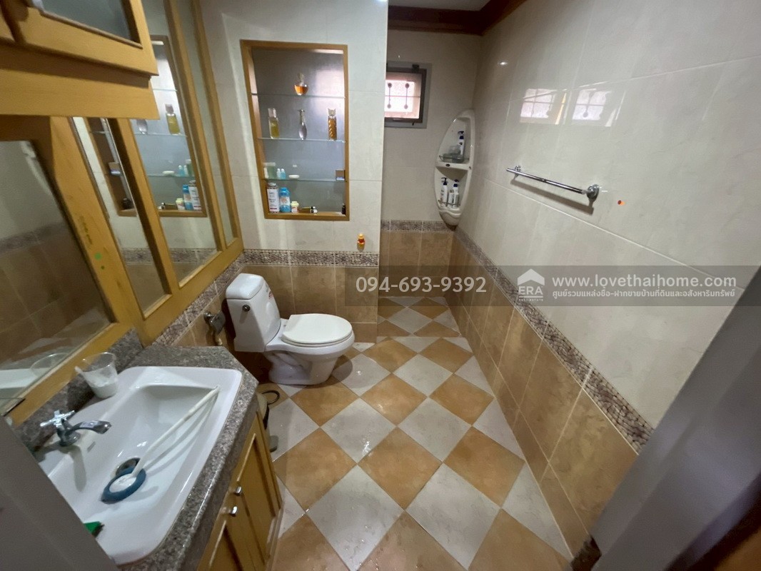 ขายบ้านเดี่ยว 2 ชั้น หมู่บ้านฟลอร่าวิลล์ ซอยสุวินทวงศ์38 พื้นที่ 132.8 ตารางวา พิเศษสุดๆ บ้านหลังใหญ่ กว้างมาก ติดถนนเมน สวย ถูกที่สุด ด่วนๆค่ะ "สภาพดีมาก"