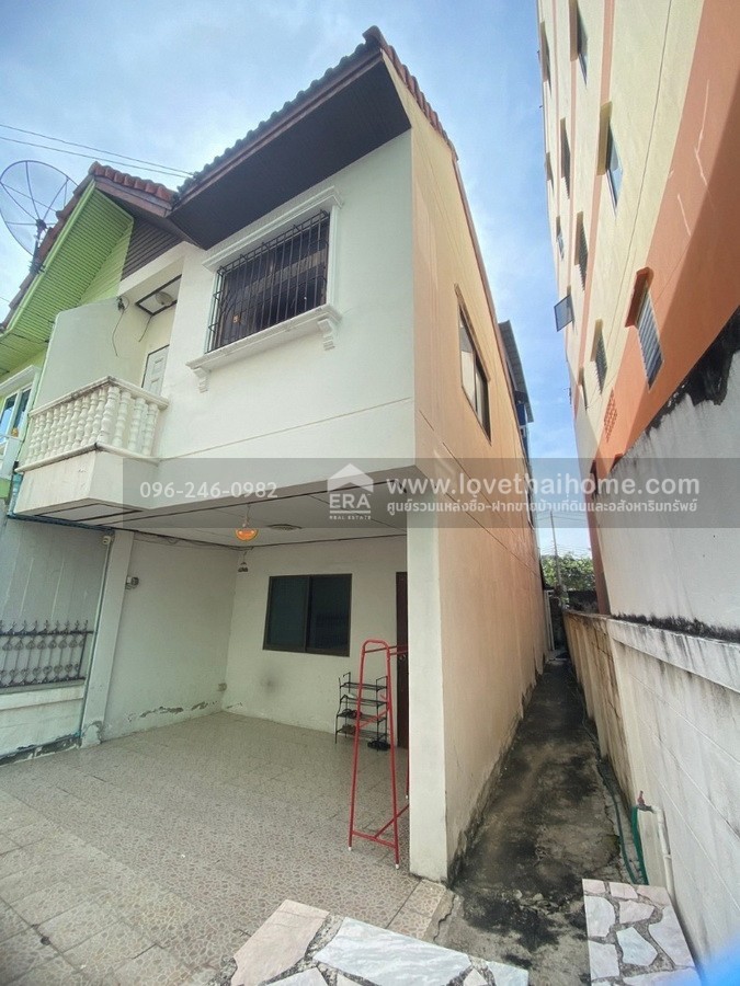 ขายทาวน์เฮ้าส์ ประชาชื่น-นนทบุรี 8 แยก 9 ตรงข้าม ม.ธุรกิจบัณฑิตย์ พื้นที่ 21.8 ตรว. ขายเพียง 2.7 ล้านบาท ราคานี้ถือว่าคุ้มมากกับทำเลและการเดินทางได้หลากหลายเส้นทาง