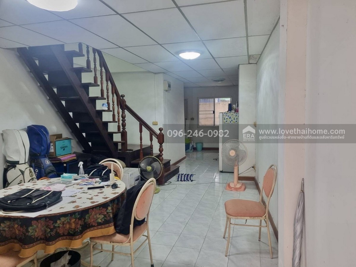 ขายทาวน์เฮ้าส์ ประชาชื่น-นนทบุรี 8 แยก 9 ตรงข้าม ม.ธุรกิจบัณฑิตย์ พื้นที่ 21.8 ตรว. ขายเพียง 2.7 ล้านบาท ราคานี้ถือว่าคุ้มมากกับทำเลและการเดินทางได้หลากหลายเส้นทาง