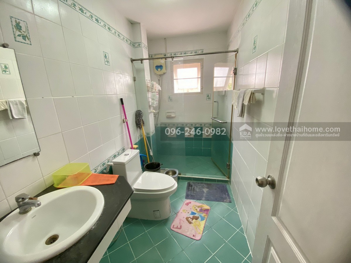 ขายบ้านเดี่ยวไพรเวท รามอินทรา ถ.ปัญญาอินทรา พื้นที่ 74 ตรว. ราคาเพียง 5.9 ล้านบาท ต่อเติมบ้านไปอีกกว่า 5 ล้านบาท บ้านสวยหิ้วกระเป๋าเข้าอยู่ได้เลย หมู่บ้านสงบ ร่มรื่น เหมาะมากสำหรับผู้ที่ชื่นชอบความเป็นส่วนตัว