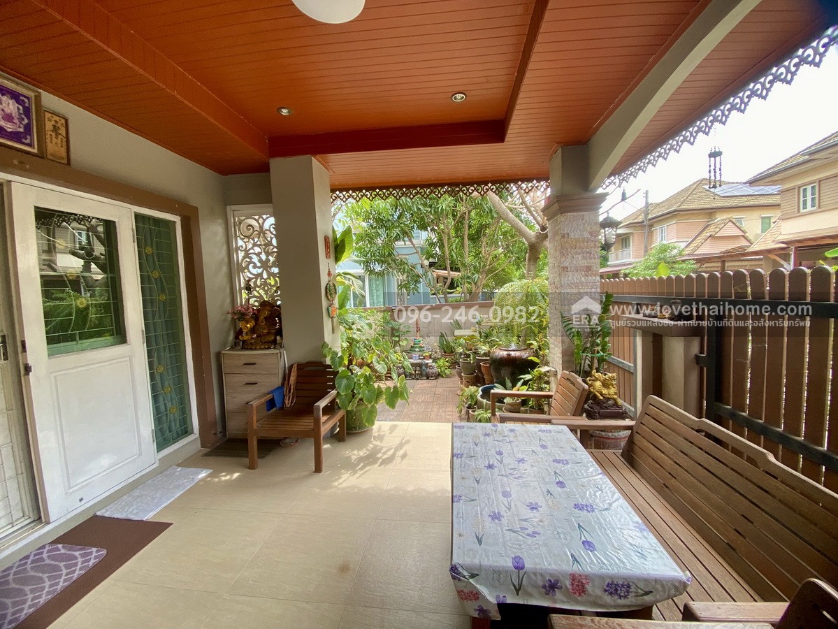 ขายบ้านเดี่ยวไพรเวท รามอินทรา ถ.ปัญญาอินทรา พื้นที่ 74 ตรว. ราคาเพียง 5.9 ล้านบาท ต่อเติมบ้านไปอีกกว่า 5 ล้านบาท บ้านสวยหิ้วกระเป๋าเข้าอยู่ได้เลย หมู่บ้านสงบ ร่มรื่น เหมาะมากสำหรับผู้ที่ชื่นชอบความเป็นส่วนตัว