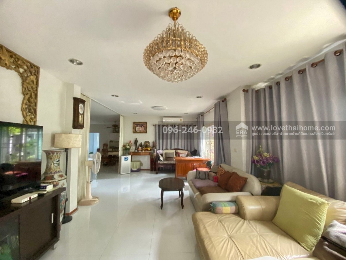 ขายบ้านเดี่ยวไพรเวท รามอินทรา ถ.ปัญญาอินทรา พื้นที่ 74 ตรว. ราคาเพียง 5.9 ล้านบาท ต่อเติมบ้านไปอีกกว่า 5 ล้านบาท บ้านสวยหิ้วกระเป๋าเข้าอยู่ได้เลย หมู่บ้านสงบ ร่มรื่น เหมาะมากสำหรับผู้ที่ชื่นชอบความเป็นส่วนตัว