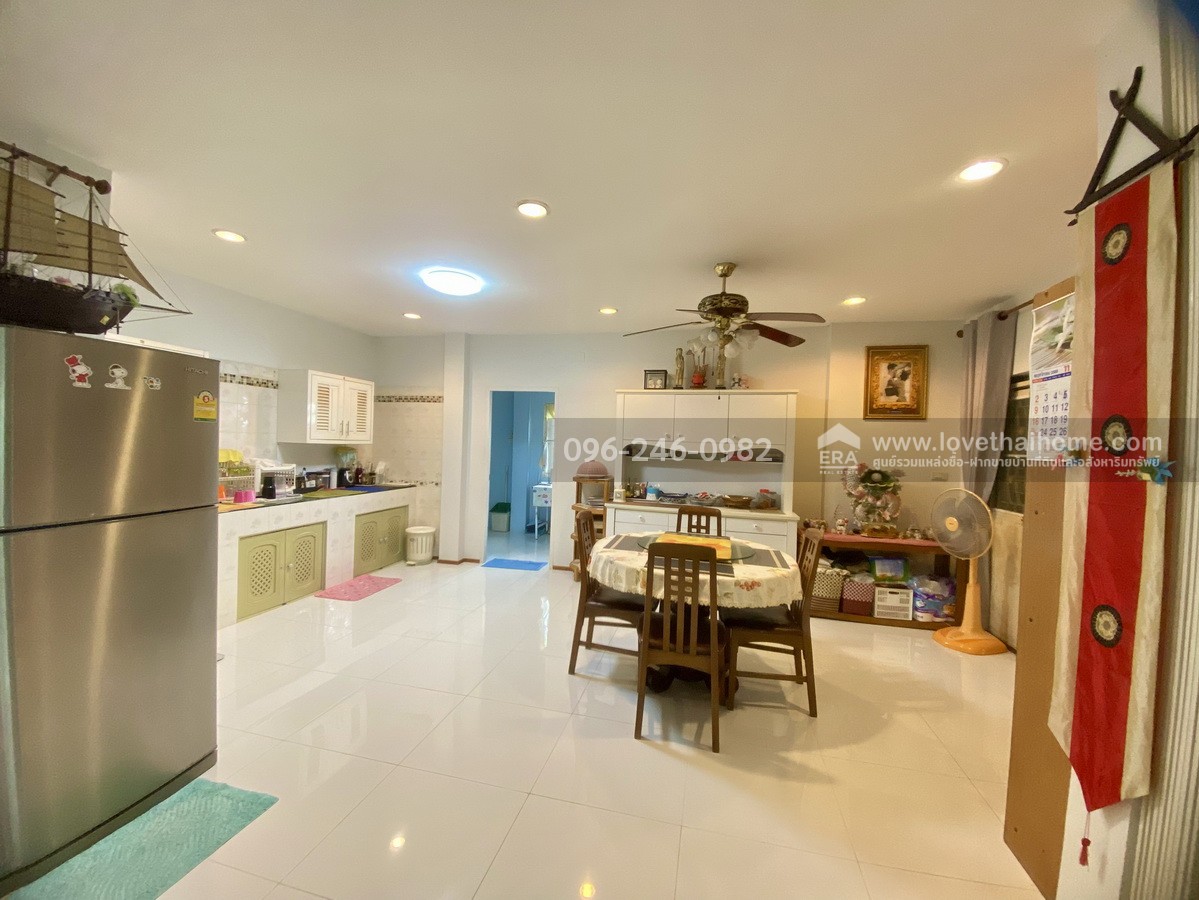 ขายบ้านเดี่ยวไพรเวท รามอินทรา ถ.ปัญญาอินทรา พื้นที่ 74 ตรว. ราคาเพียง 5.9 ล้านบาท ต่อเติมบ้านไปอีกกว่า 5 ล้านบาท บ้านสวยหิ้วกระเป๋าเข้าอยู่ได้เลย หมู่บ้านสงบ ร่มรื่น เหมาะมากสำหรับผู้ที่ชื่นชอบความเป็นส่วนตัว