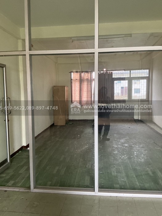 ขายตึกแถว ติดริมถนนใหญ่เอกชัย-บางบอน บางขุนเทียน ทำเลเยี่ยม พื้นที่ 21 ตร.วา ใกล้ห้างบิ๊กซีบางบอน ขายถูกมากๆ ราคานี้หาไม่ได้แล้วในย่านนี้ รีบตัดสินใจเป็นเจ้าของด่วน