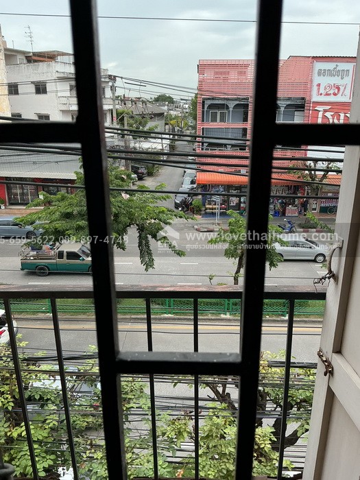 ขายตึกแถว ติดริมถนนใหญ่เอกชัย-บางบอน บางขุนเทียน ทำเลเยี่ยม พื้นที่ 21 ตร.วา ใกล้ห้างบิ๊กซีบางบอน ขายถูกมากๆ ราคานี้หาไม่ได้แล้วในย่านนี้ รีบตัดสินใจเป็นเจ้าของด่วน